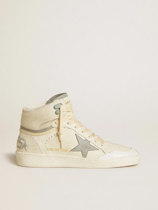 Sky-Star für Damen aus Leder mit hellblauem Lederstern und weisser Fersenlasche