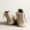 Slide aus beigem Mesh und Nylon mit blauem Lederstern und Zierstreifen