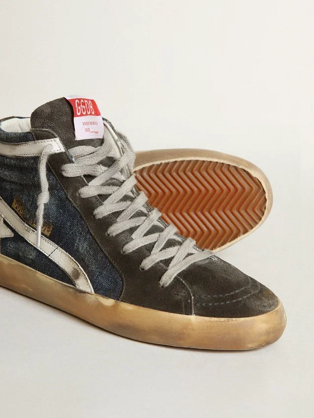 Slide aus mitternachtsblauem Denim mit weissem Lederstern