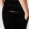 Slim-Fit-Hose für Damen mit ausgestelltem Bein aus schwarzem Baumwollsamt