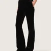 Slim-Fit-Hose für Damen mit ausgestelltem Bein aus schwarzem Baumwollsamt