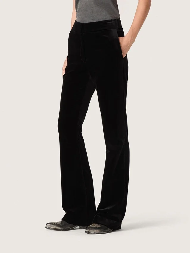 Slim-Fit-Hose für Damen mit ausgestelltem Bein aus schwarzem Baumwollsamt