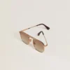 Sonnenbrille im Aviator-Stil mit goldenem Rahmen und beigen Gläsern