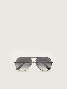 Sonnenbrille im Aviator-Stil mit metallfarbenem Rahmen und grauen Gläsern