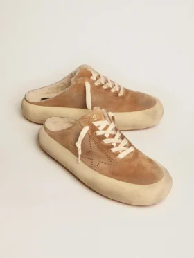 Space-Star-Sabot-Schuhe für Frauen aus tabakfarbenem Wildleder mit Lammfellfutter