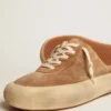 Space-Star-Sabot-Schuhe für Frauen aus tabakfarbenem Wildleder mit Lammfellfutter