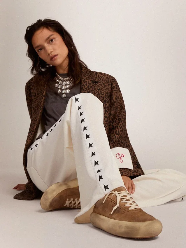 Space-Star-Schuhe für Frauen aus tabakfarbenem Wildleder mit Lammfellfutter