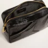 Star Bag aus glänzendem schwarzem Leder mit Ton-in-Ton-Stern