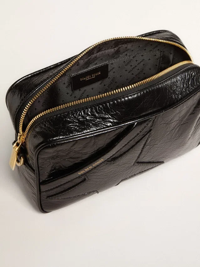 Star Bag aus glänzendem schwarzem Leder mit Ton-in-Ton-Stern