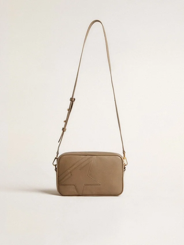 Star Bag aus salbeigrünem Leder mit Ton-in-Ton-Stern
