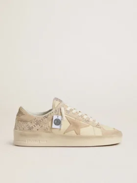 Stardan aus cremefarbenem Wildleder und Leder mit Swarovski-Steinen und einem Stern aus Wildleder