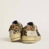 Stardan für Damen aus Nappa und Mesh mit Fersenlasche aus Ponyfell mit Leopardenmuster