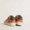 Stardan LTD aus korallenfarbenem Wildleder und Mesh mit schwarzem Lederstern