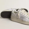 Stardan LTD aus weissem Leder mit Stern und Fersenlasche aus eisgrauem Wildleder