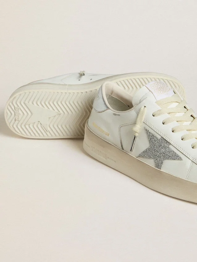 Stardan LTD für Damen mit Swarovski-Kristallstern und Fersenlasche aus Metallic-Leder