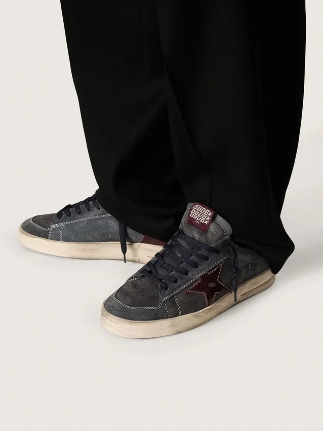 Stardan LTD für Herren aus anthrazitfarbenem Nubukleder und blauem Wildleder mit Stern aus Metallic-Leder