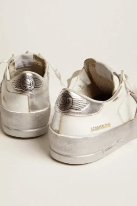 Stardan-Sneaker mit silbermetallischem Lederstern und Fersenlasche