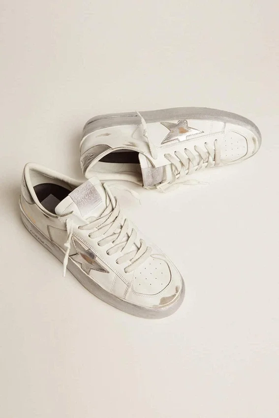 Stardan-Sneaker mit silbermetallischem Lederstern und Fersenlasche
