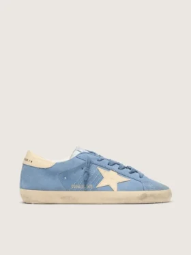 Super-Star aus hellblauem Wildleder mit beigem Lederstern und Fersenlasche