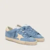 Super-Star aus hellblauem Wildleder mit beigem Lederstern und Fersenlasche
