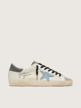 Super-Star aus Nappaleder mit hellblauem Stern aus Wildleder und grauer Fersenlasche aus Leder