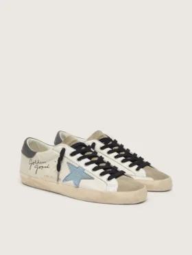 Super-Star aus Nappaleder mit hellblauem Stern aus Wildleder und grauer Fersenlasche aus Leder