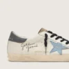 Super-Star aus Nappaleder mit hellblauem Stern aus Wildleder und grauer Fersenlasche aus Leder