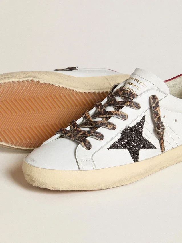 Super-Star für Damen aus Nappa mit Glitzerstern und roter Nappa-Fersenlasche