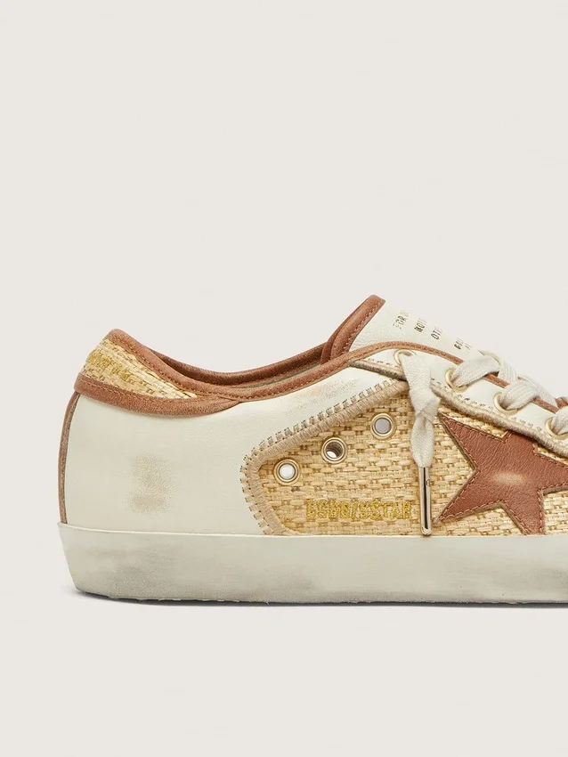 Super-Star für Damen aus weissem Leder und Raffia mit ziegelrotem Stern und Einsätzen