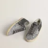 Super-Star für Damen mit glitzerndem Obermaterial und silbernem Stern aus Metallic-Leder