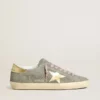Super-Star für Herren aus grauem Wildleder mit goldfarbenem Stern aus Metallic-Leder und Fersenlasche