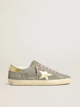 Super-Star für Herren aus grauem Wildleder mit goldfarbenem Stern aus Metallic-Leder und Fersenlasche