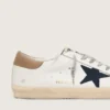 Super-Star für Herren aus weissem Leder mit mitternachtsblauem Canvas-Stern und Fersenlasche aus tabakfarbenem Leder