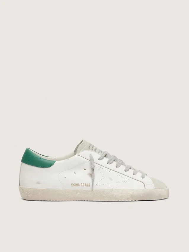 Super-Star für Herren mit perforiertem Stern und grüner Fersenlasche