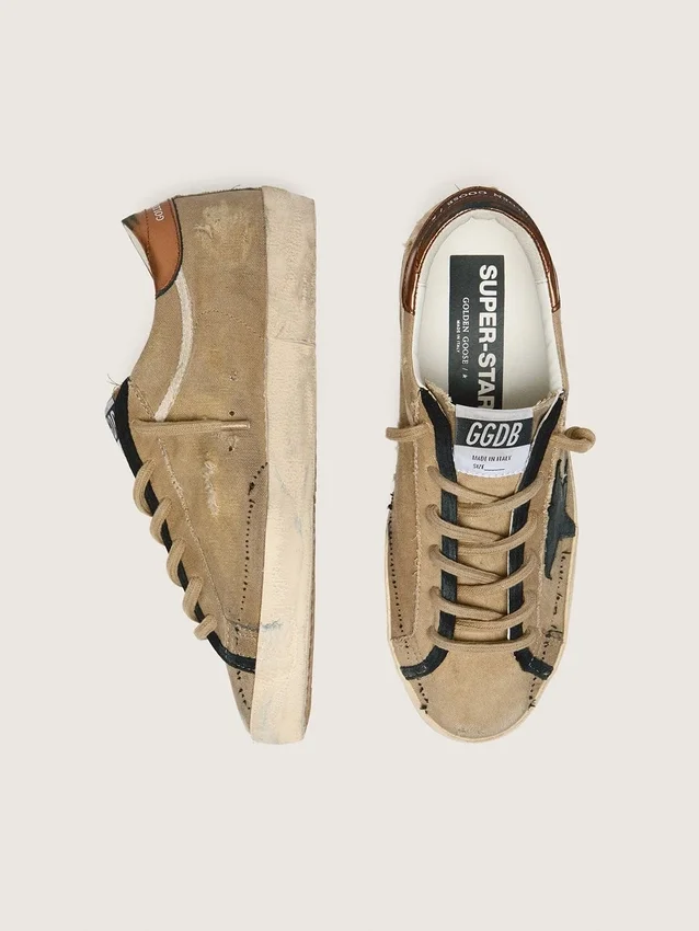 Super-Star LTD für Damen aus beigem Canvas mit schwarzem Lederstern