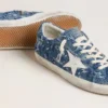 Super-Star LTD für Damen in hellblauem Denim mit weissem Lederstern und gestickten Blumen