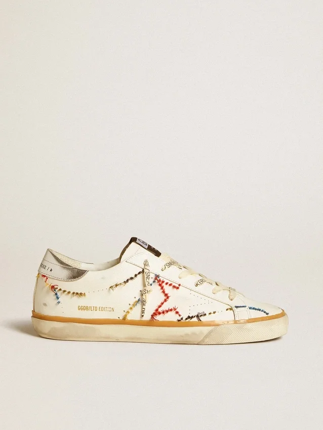 Super-Star LTD für Damen mit perforiertem Stern und Fersenlasche aus Metallic-Leder