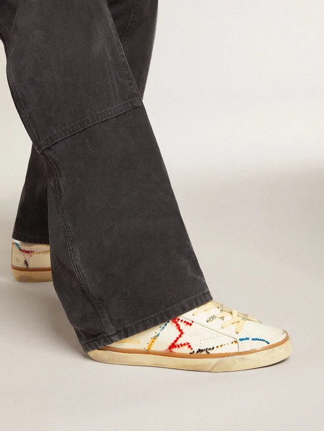 Super-Star LTD für Damen mit perforiertem Stern und Fersenlasche aus Metallic-Leder