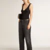 Super-Star LTD für Damen mit perforiertem Stern und Fersenlasche aus Metallic-Leder