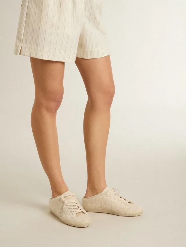 Super-Star Sabot für Damen aus beigem Canvas mit aufgestickten Perlen und einem Stern aus beigem Wildleder