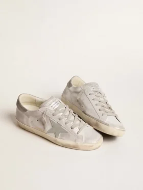 Super-Star-Sneaker aus grau-weissem Leder mit Glitzer-Effekt und Lederstern