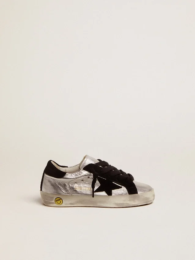 «Super-Star»-Sneaker aus silbernem Leder mit Wildledereinsätzen