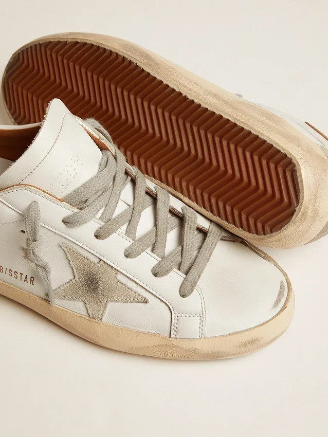 Super-Star-Sneaker für Damen mit Stern aus Wildleder und brauner Fersenlasche