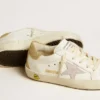 Super-Star Young mit lila Lederstern und glitzernder Fersenlasche