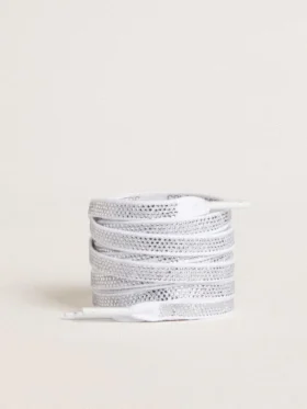 Swarovski-Schnürsenkel mit kontrastierendem grauem Logo