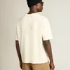 T-Shirt in gealtertem Weiss mit umgekehrtem Logo auf der Rückseite – Jersey Capsule