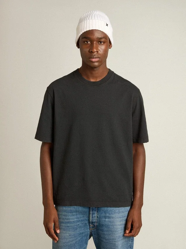 T-Shirt in gewaschenem Schwarz mit umgekehrtem Logo auf der Rückseite – Jersey Capsule