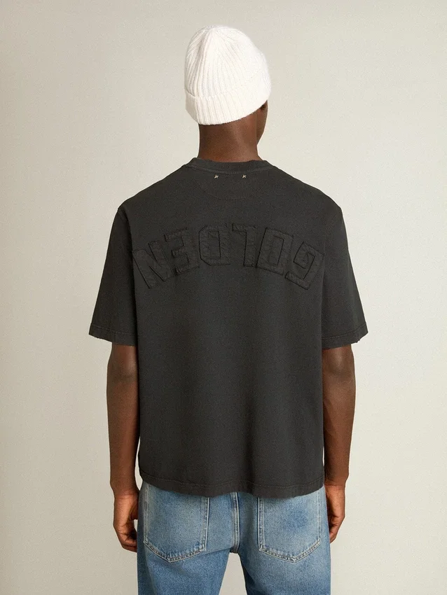 T-Shirt in gewaschenem Schwarz mit umgekehrtem Logo auf der Rückseite – Jersey Capsule