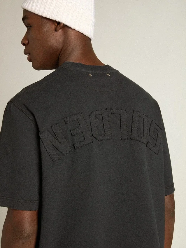T-Shirt in gewaschenem Schwarz mit umgekehrtem Logo auf der Rückseite – Jersey Capsule
