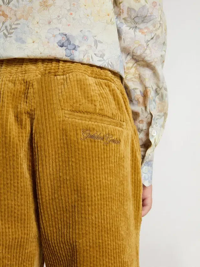 Tabakfarbene Chino-Hose für Jungen mit Stickerei
